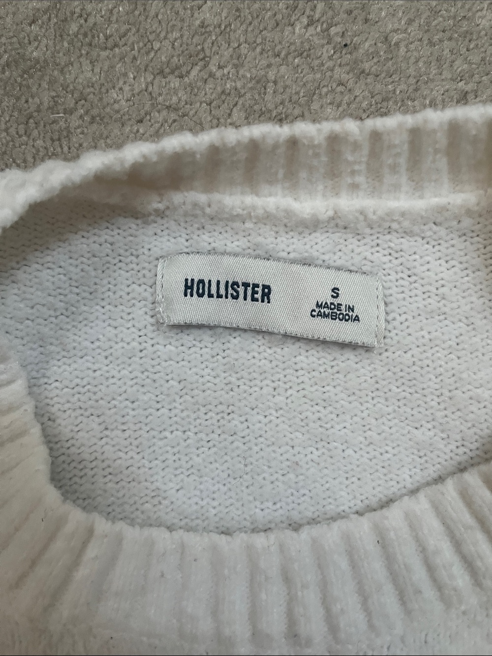 Hollister Cozy Cream Cat Graphic Sweater - Picture 2 of 4